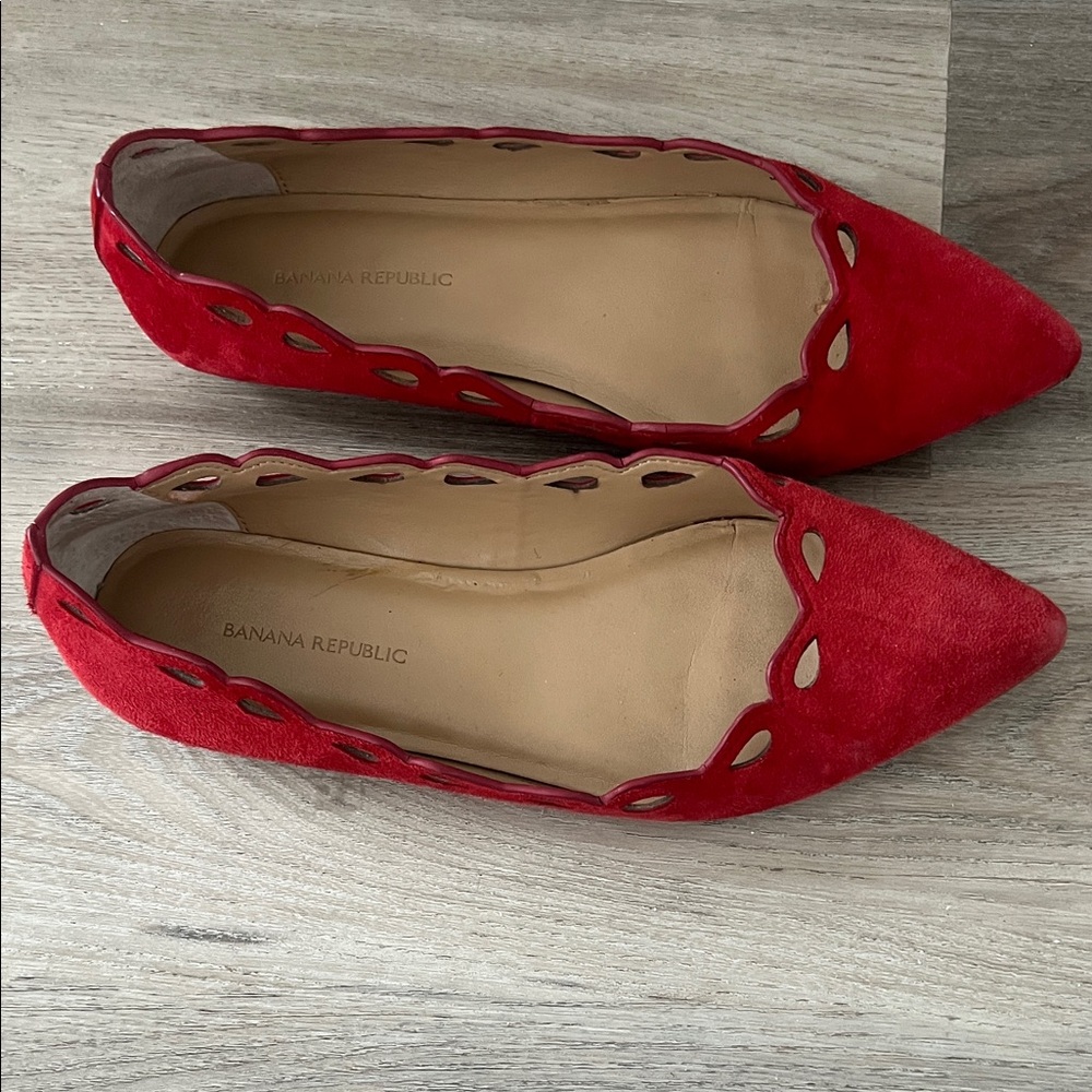 Banana Republic Red Scalloped Flats